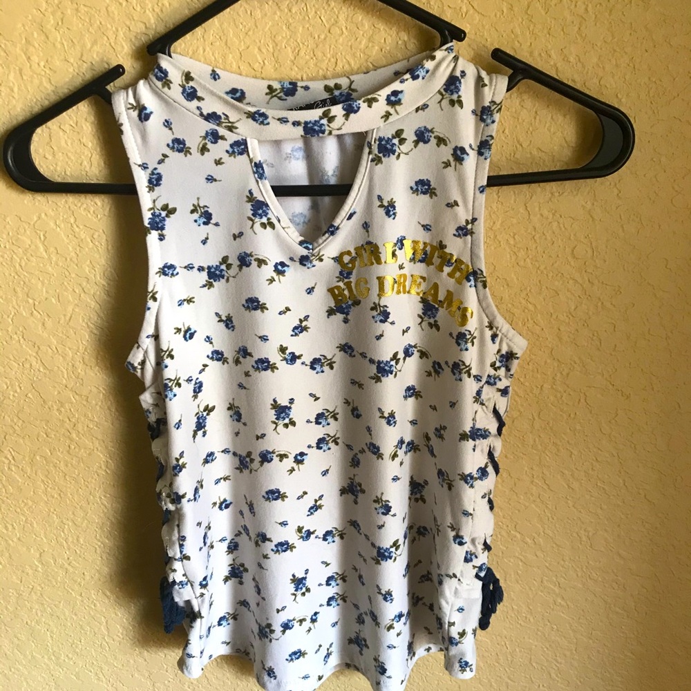 Ransom Girl. Whit,blue,green, and gold.